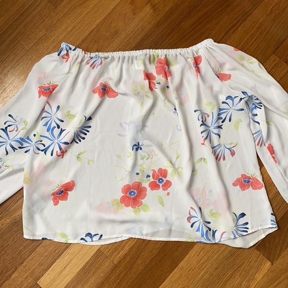 GAP women’s shirt - worn 1X!! - Picture 7 of 7